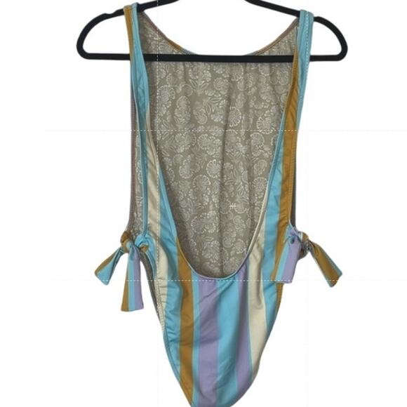 New Free People free-est The Pamela Striped One-Piece Swimsuit $178 SMALL Blu - Picture 4 of 5